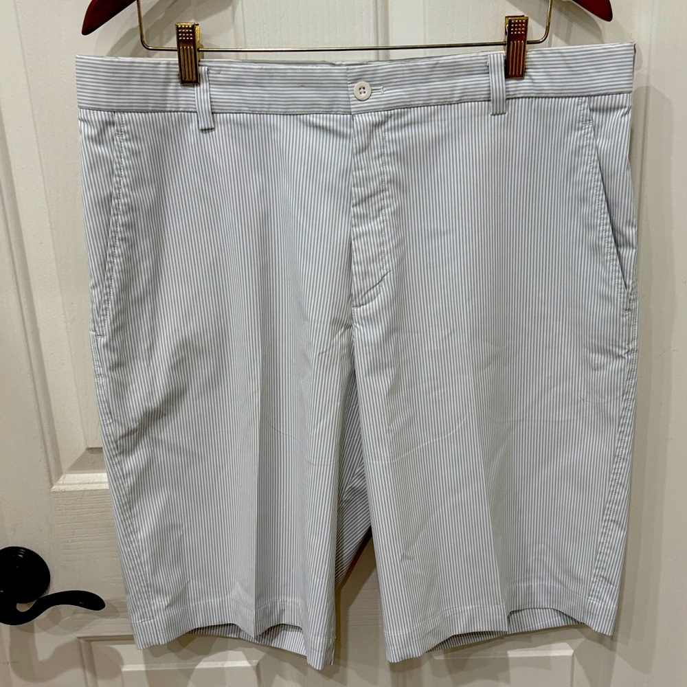 Men’s Nike Golf Shorts Size 36
